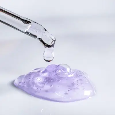 Geles formulados para el cuidado facial, eliminando impurezas y dejando la piel fresca y limpia.
