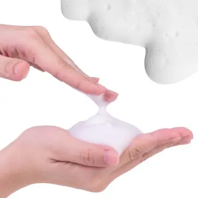 Espumas limpiadoras diseñadas para el cuidado facial, eliminando impurezas y dejando la piel fresca.