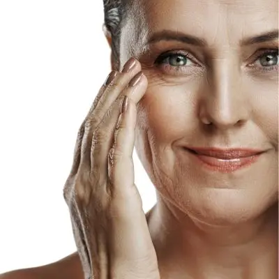 Productos para combatir los signos de la edad como arrugas, líneas de expresión y pérdida de firmeza, recomendados para mantener una piel joven y saludable.